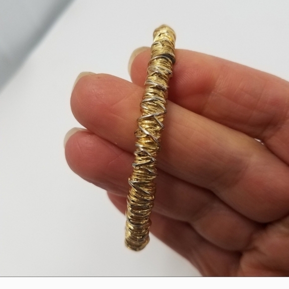 Bundle of 6 Women Fashion Bracelets - Picture 2 of 7